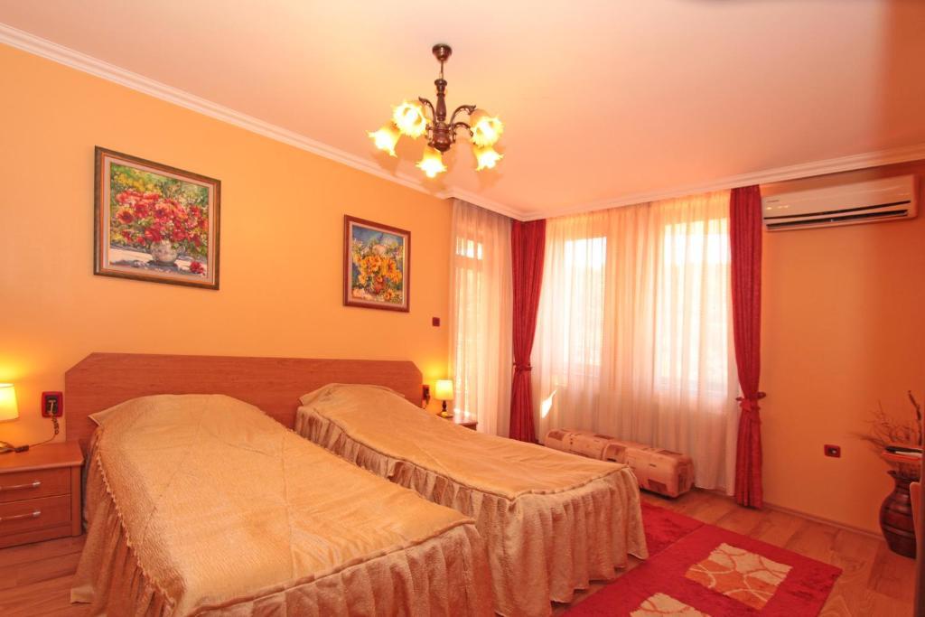 Family Hotel Silvestar 벨리코 터르노보 외부 사진